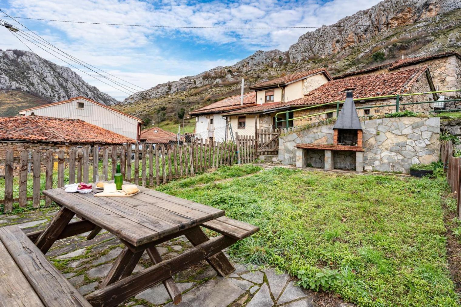Montegrande Entorno Magico Rodeado De Montanas Apartman La Plaza Kültér fotó